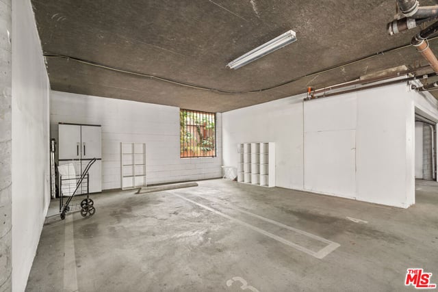 801 Lorraine Boulevard 301, Los Angeles, CA 90005 — photo 42 of 44