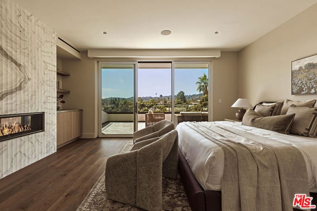 16838 Oak View Drive, Encino, CA 91436 — photo 18 of 49