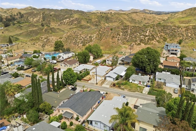 29667 Cromwell, Castaic, CA 91384 — photo 17 of 19