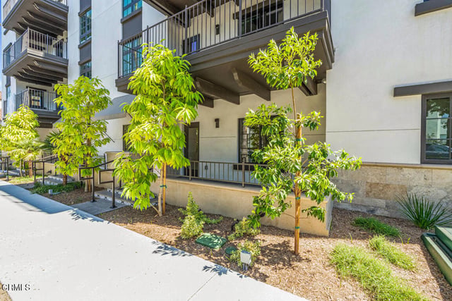 139 S Oak Knoll Avenue 101, Pasadena, CA 91101 — photo 11 of 24
