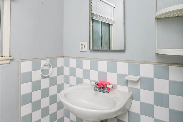 20748 Vose, Winnetka, CA 91306 — photo 14 of 26
