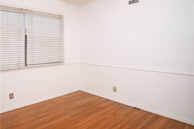 20748 Vose, Winnetka, CA 91306 — photo 15 of 26