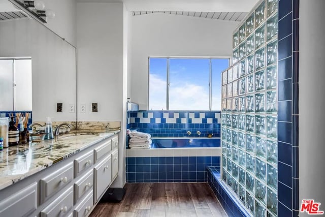 2436 Arbutus Drive, Los Angeles, CA 90049 — photo 17 of 45