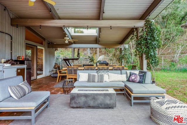 2436 Arbutus Drive, Los Angeles, CA 90049 — photo 19 of 45