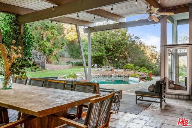 2436 Arbutus Drive, Los Angeles, CA 90049 — photo 21 of 45
