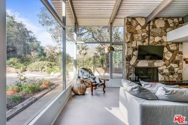 2436 Arbutus Drive, Los Angeles, CA 90049 — photo 5 of 45