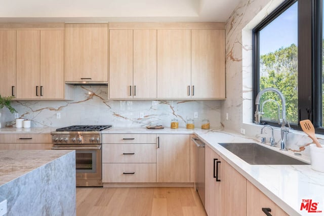 11655 Missouri Avenue, Los Angeles, CA 90025 — photo 14 of 45