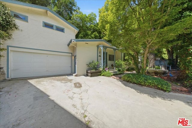 1551 N Beverly Glen Boulevard, Los Angeles, CA 90077 — photo 5 of 41