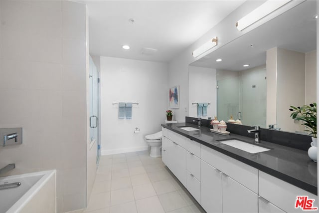 105 S Mariposa Avenue 204, Los Angeles, CA 90004 — photo 18 of 47