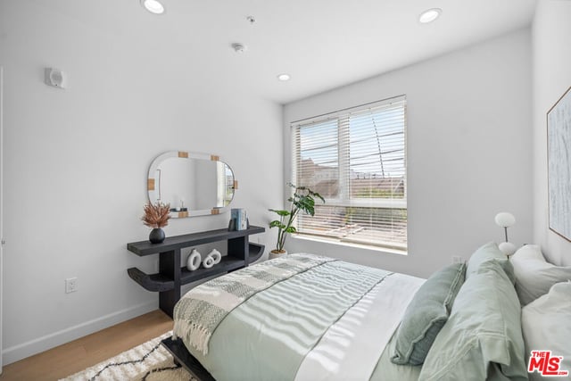 105 S Mariposa Avenue 204, Los Angeles, CA 90004 — photo 22 of 47