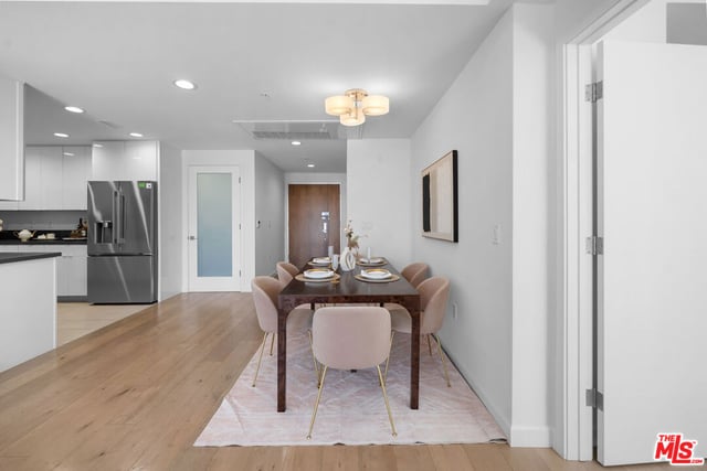 105 S Mariposa Avenue 204, Los Angeles, CA 90004 — photo 9 of 47