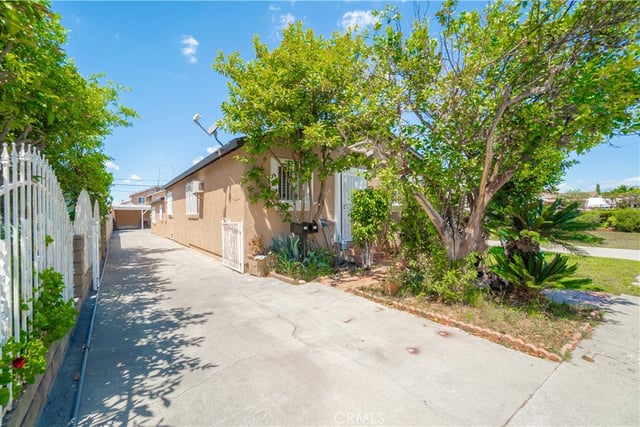 549 Williamson, Los Angeles, CA 90022 — photo 2 of 11