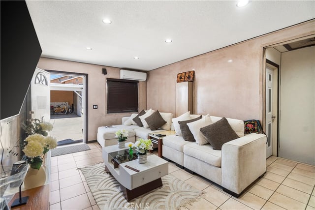 549 Williamson, Los Angeles, CA 90022 — photo 9 of 11
