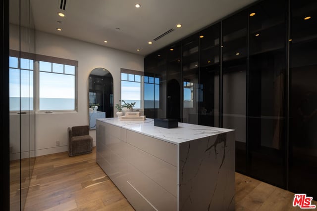 1722 San Remo Drive, Pacific Palisades, CA 90272 — photo 17 of 36