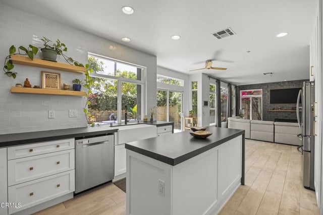 4712 Templeton Street, Ventura, CA 93003 — photo 20 of 51