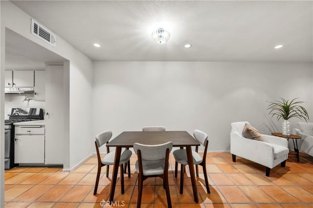 17847 Beneda Lane 10, Canyon Country, CA 91351 — photo 11 of 34