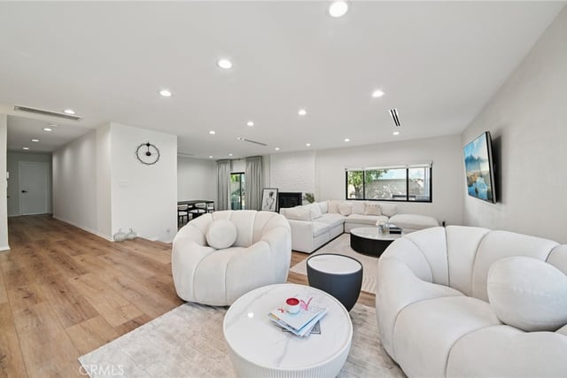 15937 Londelius Street, North Hills, CA 91343 — photo 7 of 31