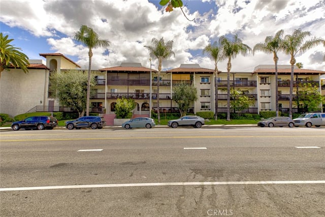 5334 Lindley Avenue 337, Encino, CA 91316 — photo 2 of 43