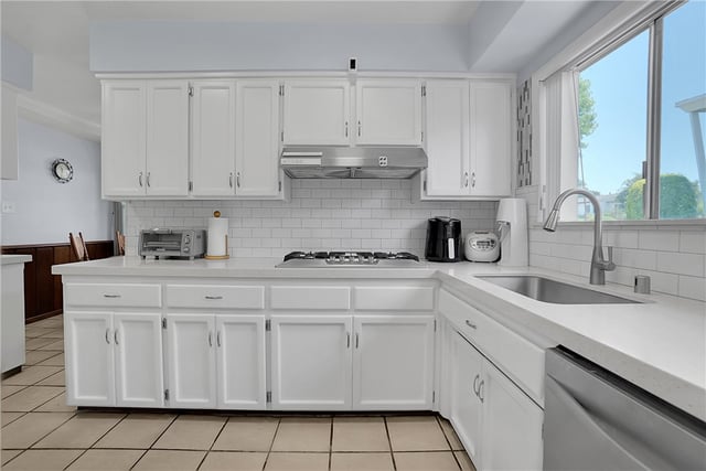 806 W 132nd, Gardena, CA 90247 — photo 15 of 35