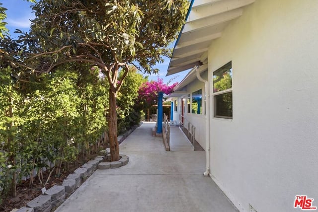1801 W 43rd Street, Los Angeles, CA 90062 — photo 27 of 32