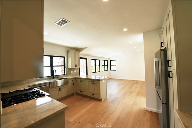 292 Granada, Long Beach, CA 90803 — photo 7 of 20