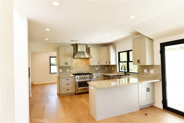 292 Granada, Long Beach, CA 90803 — photo 8 of 20