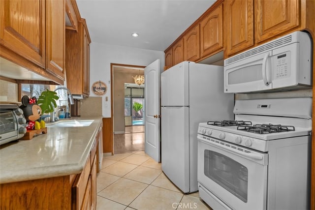 10253 Angell, Downey, CA 90242 — photo 16 of 34