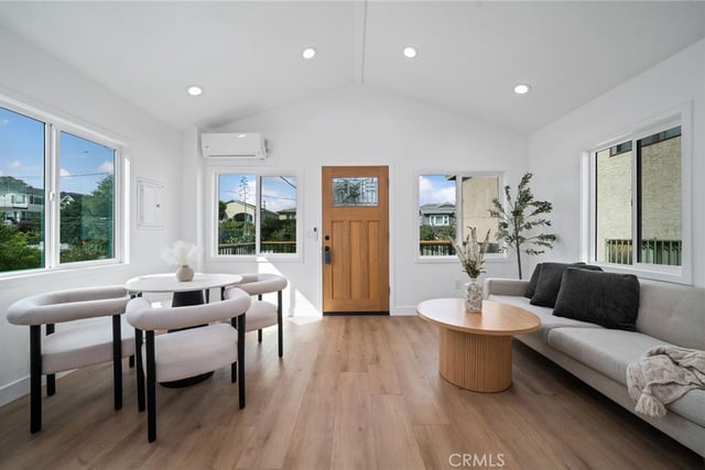 739 W 2nd, San Pedro, CA 90731 — photo 20 of 25