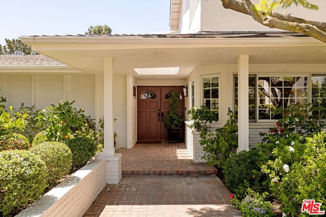 1615 Stradella Road, Los Angeles, CA 90077 — photo 3 of 27
