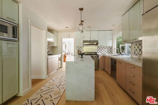 1130 Sierra Alta Way, Los Angeles, CA 90069 — photo 19 of 52