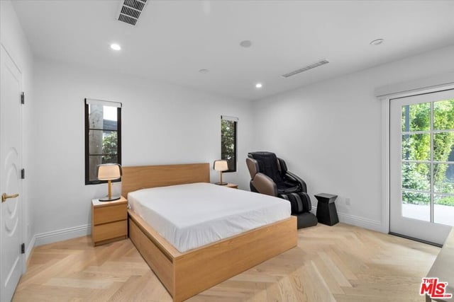 161 S Laurel Avenue, Los Angeles, CA 90048 — photo 15 of 27