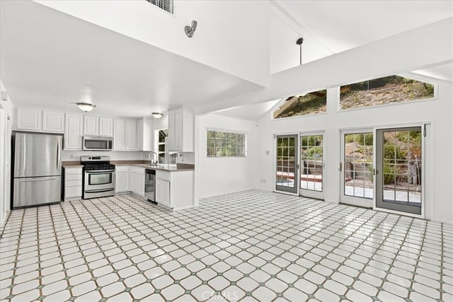 22339 Cheraw, Saugus, CA 91350 — photo 8 of 23