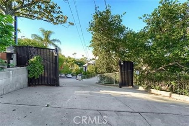 21651 Yucatan Avenue, Woodland Hills, CA 91364 — photo 3 of 41