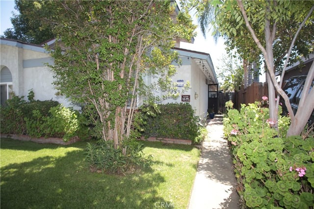 27502 Amethyst, Castaic, CA 91384 — photo 2 of 23