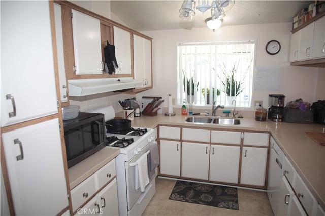 27502 Amethyst, Castaic, CA 91384 — photo 8 of 23