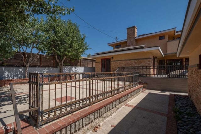 251 Palomares Avenue, Ventura, CA 93003 — photo 35 of 49