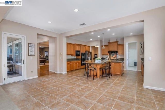 1660 Albani Pl, Brentwood, CA 94513 — photo 17 of 47
