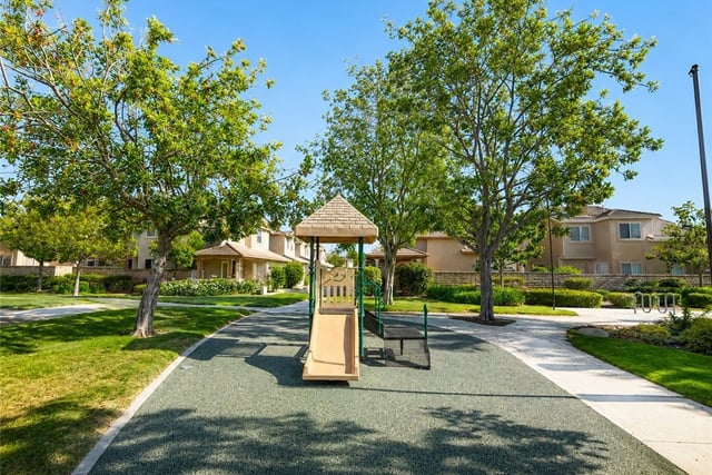 292 Edgemire Lane, Simi Valley, CA 93065 — photo 33 of 40