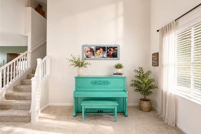 292 Edgemire Lane, Simi Valley, CA 93065 — photo 4 of 40