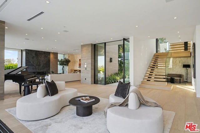 1830 Mango Way, Los Angeles, CA 90049 — photo 12 of 60