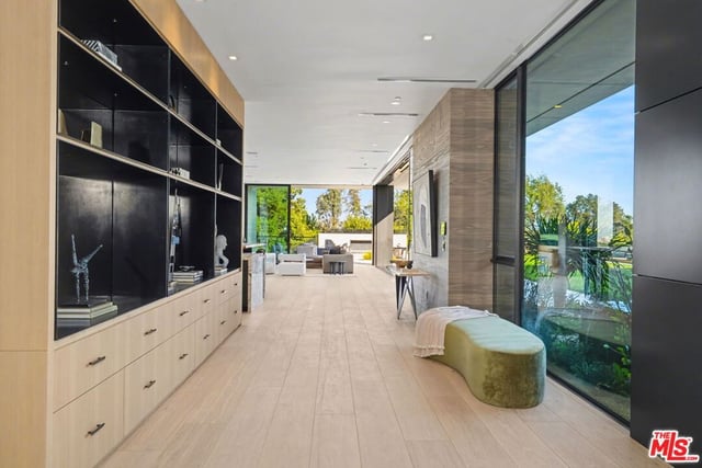 1830 Mango Way, Los Angeles, CA 90049 — photo 13 of 60