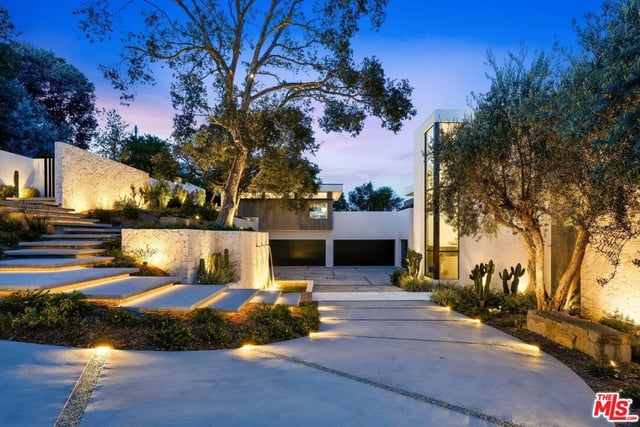 1830 Mango Way, Los Angeles, CA 90049 — photo 4 of 60