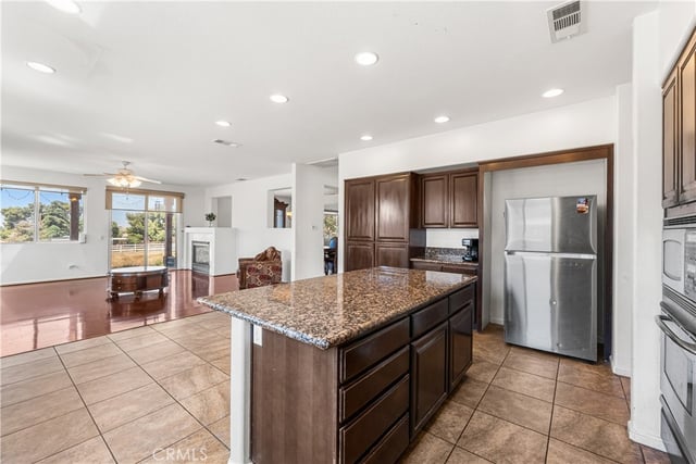 658 E Lago Lindo Rd, Palmdale, CA 93550 — photo 34 of 73