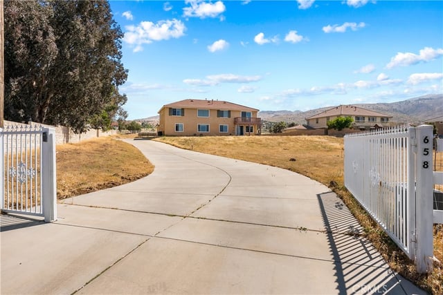 658 E Lago Lindo Rd, Palmdale, CA 93550 — photo 69 of 73