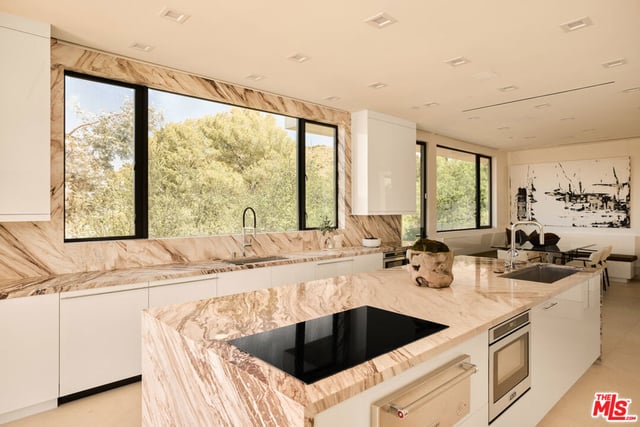 2700 Woodstock Road, Los Angeles, CA 90046 — photo 19 of 54