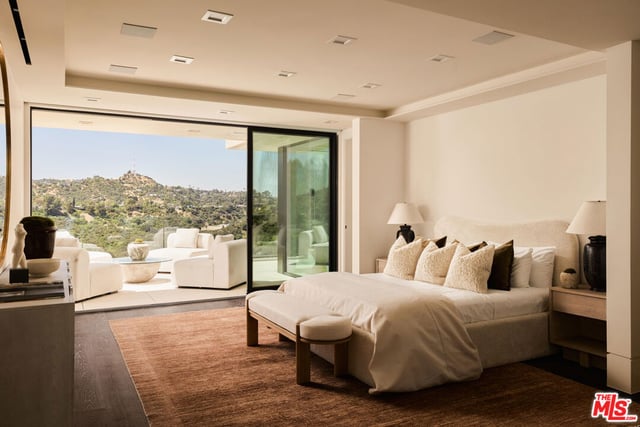 2700 Woodstock Road, Los Angeles, CA 90046 — photo 28 of 54