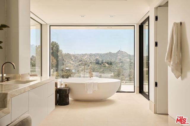 2700 Woodstock Road, Los Angeles, CA 90046 — photo 33 of 54