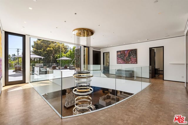 809 N Rexford Drive, Beverly Hills, CA 90210 — photo 12 of 18