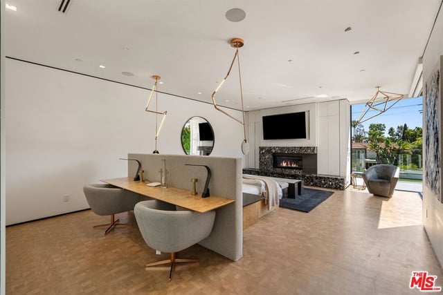 809 N Rexford Drive, Beverly Hills, CA 90210 — photo 14 of 18