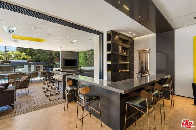 809 N Rexford Drive, Beverly Hills, CA 90210 — photo 8 of 18